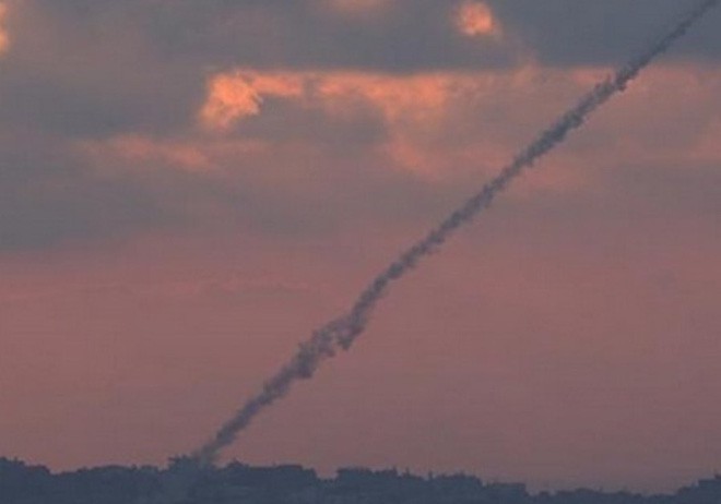 nong israel bao dong khan he thong phong thu iron dome da khai hoa truot muc tieu