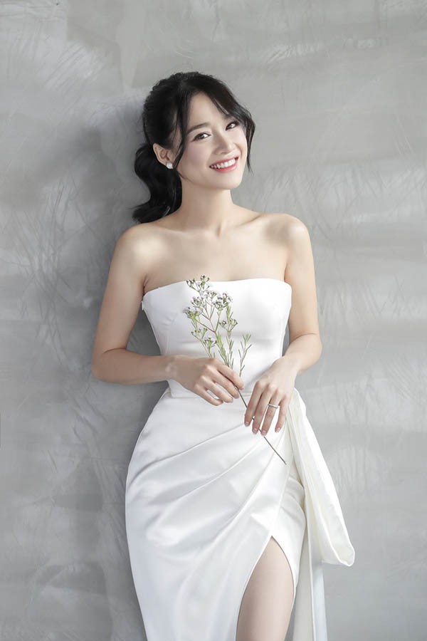 loat bang chung khang dinh nha phuong dang mang thai con dau long