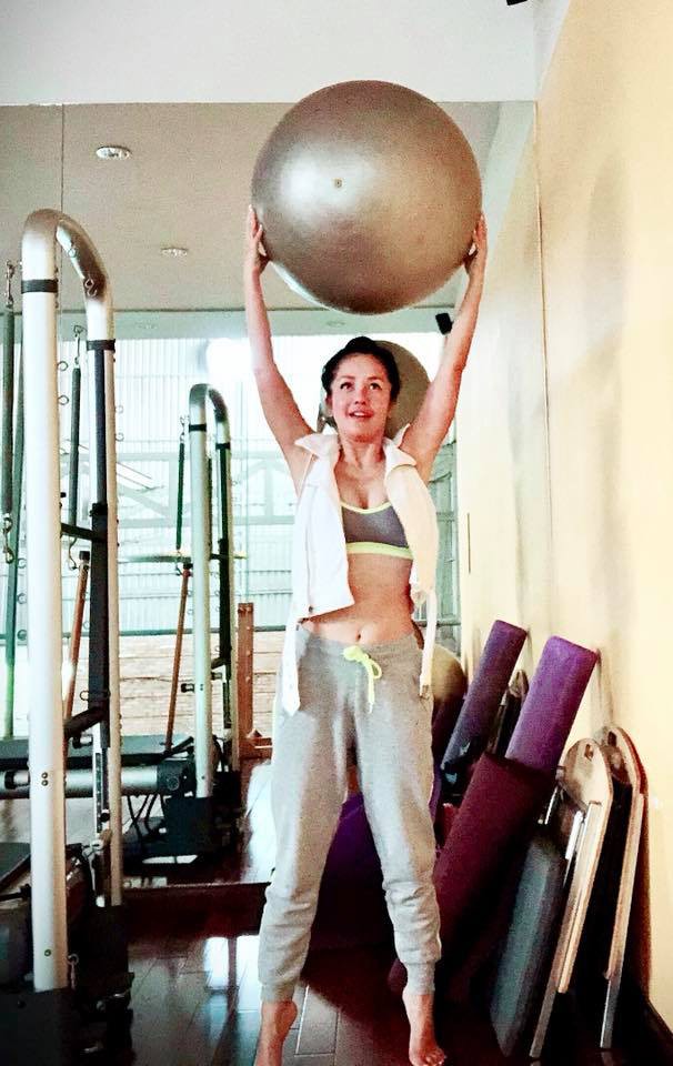 bat ngo voi hinh anh nong bong cua pa hong nhung o tuoi u50