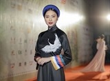 ngam ao dai viet hoa quyen van hoa nga