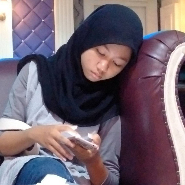 buc hinh gay xuc dong manh trong tai nan may bay roi am anh o indonesia cap vo chong nam tay nhau di den thien duong