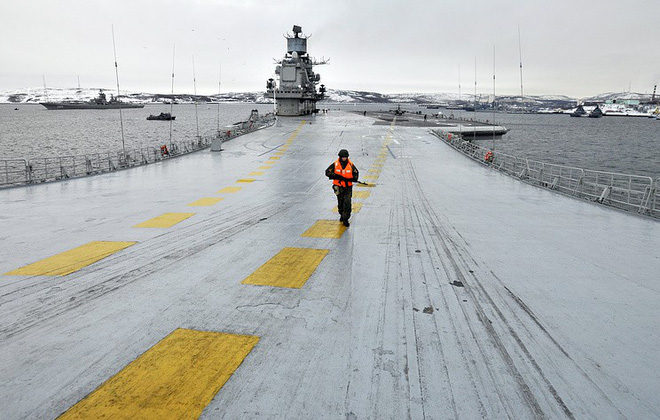 tau san bay kuznetsov duy nhat cua nga tiep tuc gap tham hoa may khong chim