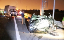 tai nan tham khoc tren cao toc quang ninh hai phong 2 nguoi chet tai cho 3 nguoi nhap vien