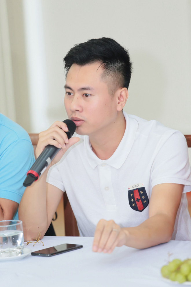 duong cam lo dien sau phat ngon gay on ao ve ca khuc nhu loi don cua bao anh