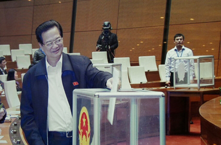 cuoi gio chieu nay se cong bo ket qua phieu tin nhiem 50 lanh dao