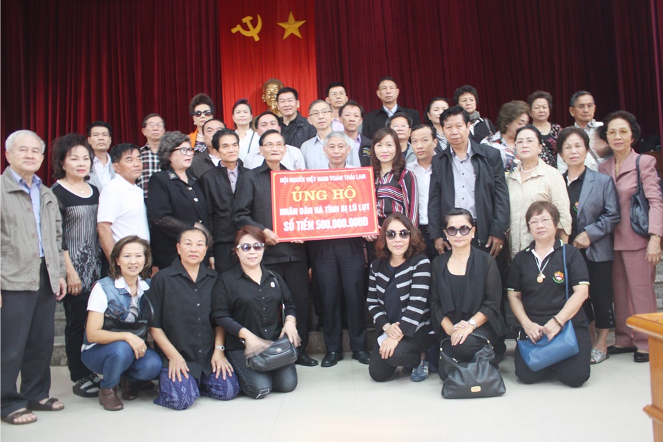 kieu bao viet nam tai thai lan tiep tuc hoat dong cuu tro mien trung