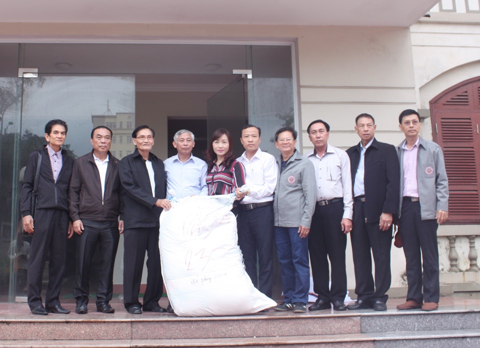 kieu bao viet nam tai thai lan tiep tuc hoat dong cuu tro mien trung