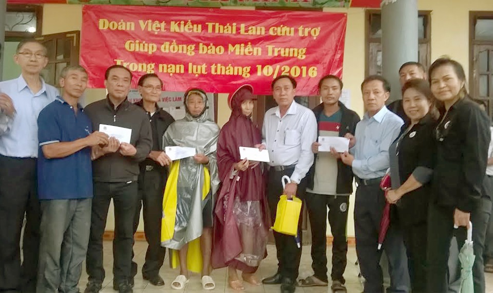 kieu bao viet nam tai thai lan tiep tuc hoat dong cuu tro mien trung