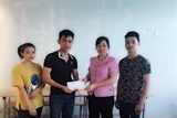 Liên hiệp các tổ chức hữu nghị Lai Châu thăm và tặng quà cho du học sinh Lào bị tai nạn