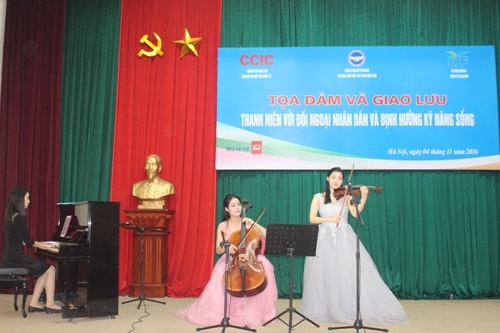 ccic to chuc toa dam thanh nien voi cong tac doi ngoai nhan dan va dinh huong ky nang song