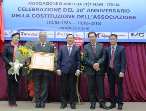 hoi huu nghi viet nam italia 30 nam xay dung phat trien quan he huu nghi giua nhan dan hai nuoc