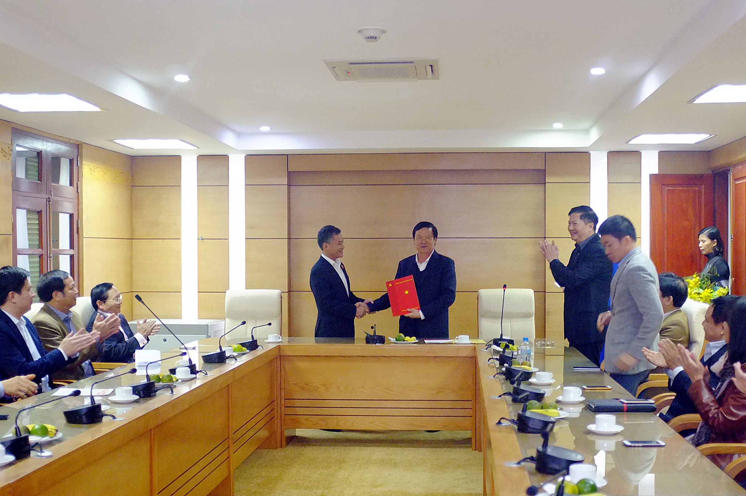 ong don tuan phong duoc giao phu trach dang doan lien hiep cac to chuc huu nghi viet nam