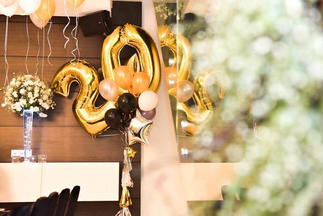 hoa hau ky duyen an mac gay tranh cai trong sinh nhat xa hoa