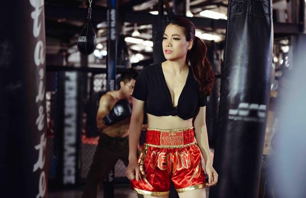 hiem khi thay truong ngoc anh mac bikini nong bong nhu vay