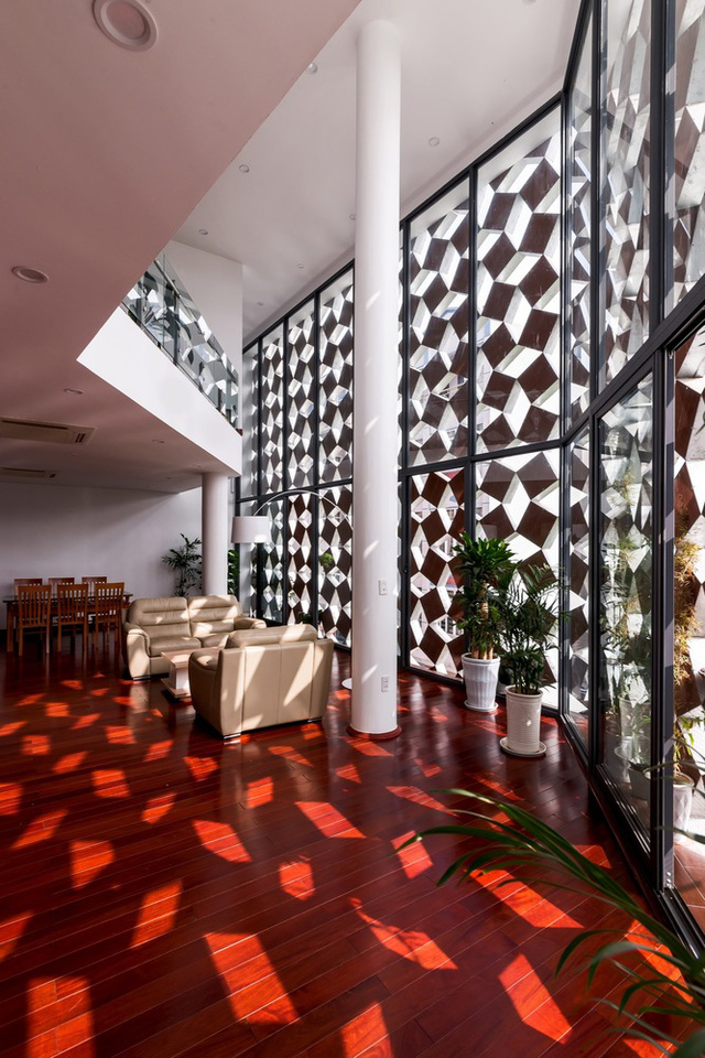 ngoi nha biet tho voi kien truc doc dao o ngoai thanh ha noi khien bao my bat ngo