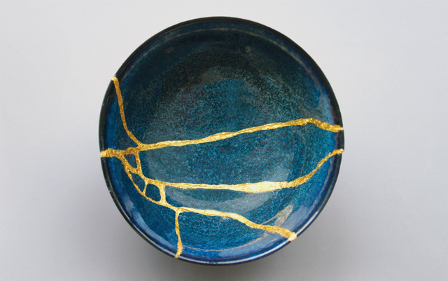kintsugi thuat phuc che do gom bang vang tai tinh cua nghe nhan nhat ban