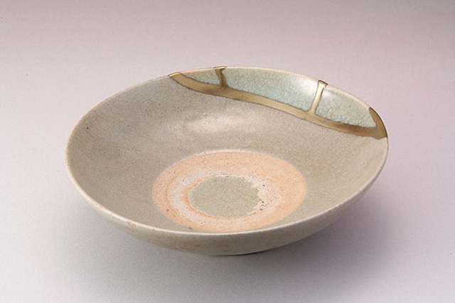 kintsugi thuat phuc che do gom bang vang tai tinh cua nghe nhan nhat ban