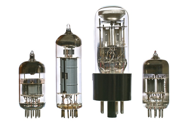 phat minh tu qua khu hoi sinh den dien tu chan khong lai co kha nang thay the cac transistor hien tai
