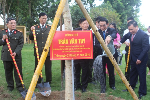 trung uong hoi huu nghi viet nam lao ky niem 41 nam quoc khanh lao