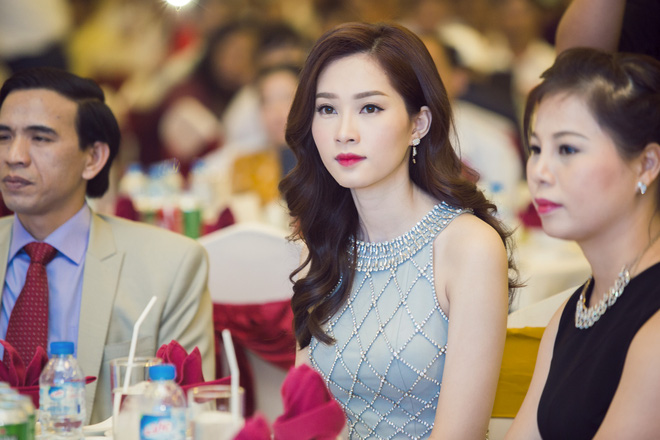 hoa hau dang thu thao van dep ngan ngo du dang bi om