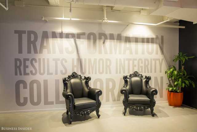 uoc mo cua nhan vien van phong day co phai khong tru so linkedin tri gia 23 ty usd co ca rap chieu phim cho nhan vien