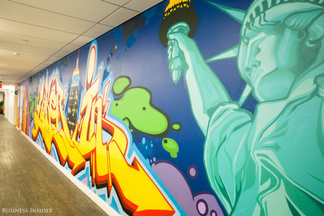 uoc mo cua nhan vien van phong day co phai khong tru so linkedin tri gia 23 ty usd co ca rap chieu phim cho nhan vien