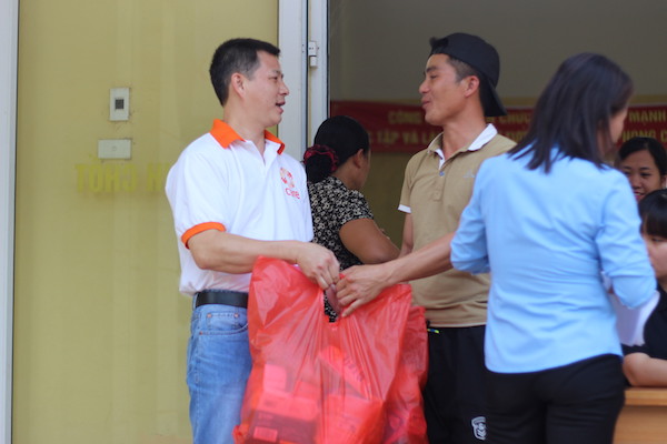 care ho tro nguoi dan hoa binh khac phuc hau qua lu lut