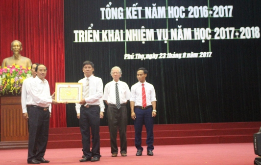 truong thpt long chau sa phu tho phat trien ben vung chat luong giao duc