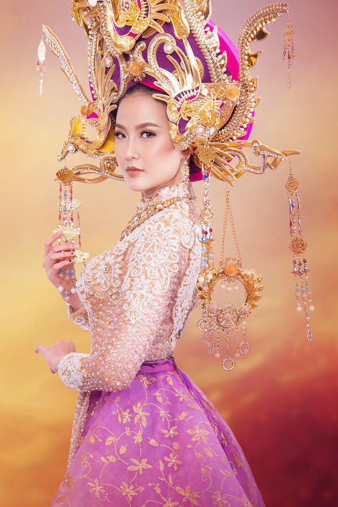 hoa khoi khanh ngan long lay trong trang phuc dan toc o miss globe 2017