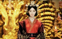 hoang hau ve tu phu xuat than la ca ky len ngoi hau vi bi ham hai khi chet duoc an tang qua loa noi ve duong