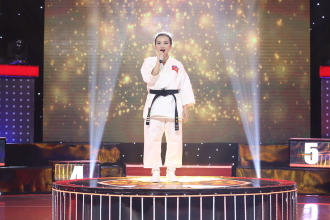 tran thanh co giat khi lam truong than nhien hat voi giong ca tham hoa