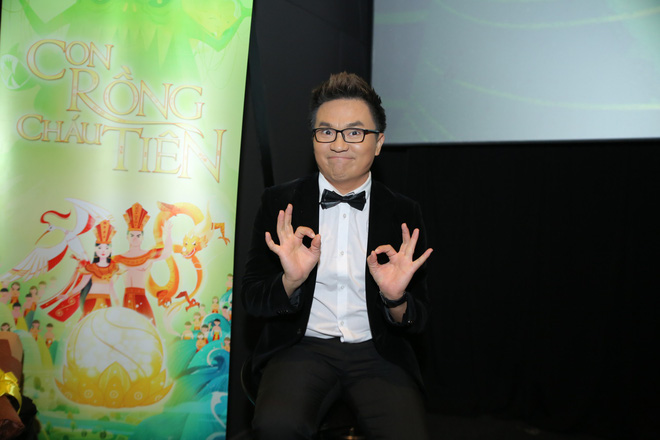 bat chap vay ao long lay me con truong quynh anh van om nhau ngoi bet