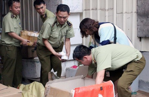 cahn tiep nhan ho so dieu tra vu lo hang my pham tri gia 11 ty dong khong ro nguon goc cua quy ba du thi hoa hau