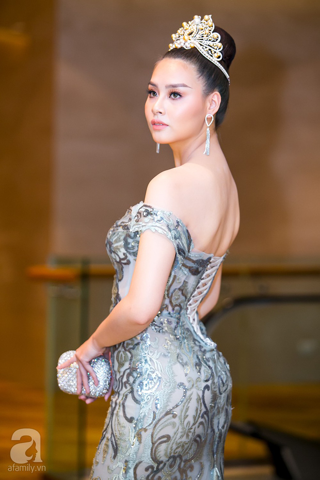 hoa hau ky duyen lan dau do sac cung dan chi ky duyen