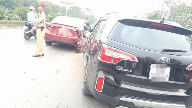 ha noi sau tai nan lien hoan giua 5 o to va xe may mot nam thanh nien bi hat vang vao le duong