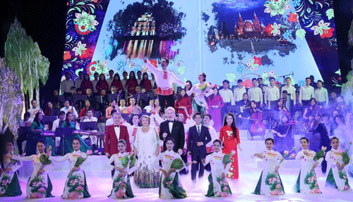 chuong trinh nghe thuat tinh khuc bach duong tinh yeu nuoc nga tuyet dep