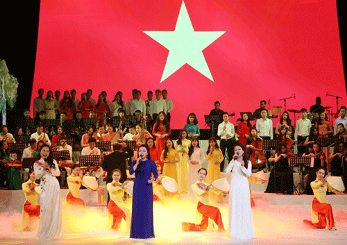 chuong trinh nghe thuat tinh khuc bach duong tinh yeu nuoc nga tuyet dep