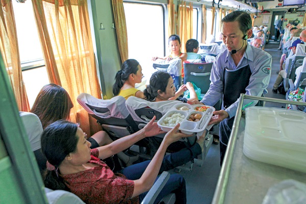 nganh duong sat dung dich vu nhu hang khong de hut khach di tau