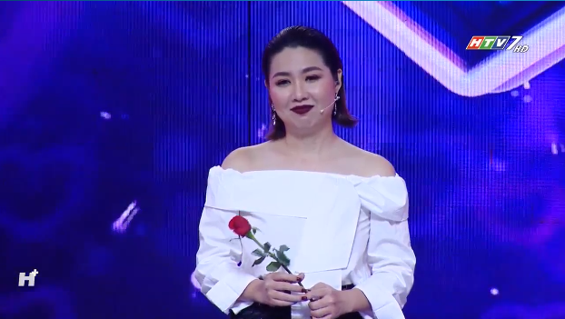 cuoi cung thi cung co mot cap doi thanh cong nam tay nhau roi vi yeu ma den