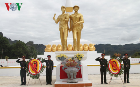 khanh thanh ban giao dai tuong niem lien minh chien dau viet nam lao