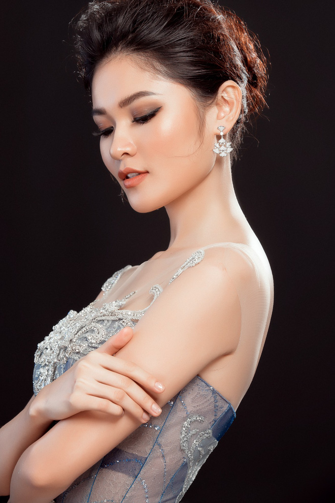 thuy dung tung anh dep nhu cong chua lo lem sau tin bi thuy dau truoc chung ket hh quoc te 2017