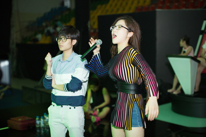 huong tram mac ca tinh cang thang tap luyen voi tro cung the voice kids