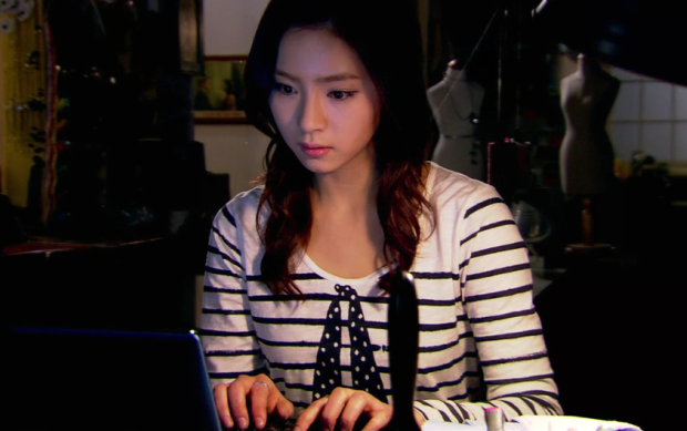 su that ve so phan chiec nhan cuoi chong deo khien vo tan nat coi long