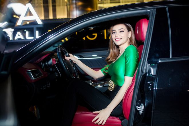 ho ngoc ha do hieu sang chanh khoe than hinh thon gon bac tin don bau bi