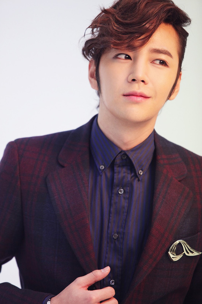 jang geun suk hoang tu chau a ngoi ngoi mot thoi bong hoa eo la nhan sac tuot doc khong phanh