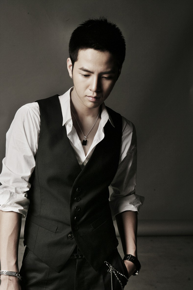 jang geun suk hoang tu chau a ngoi ngoi mot thoi bong hoa eo la nhan sac tuot doc khong phanh