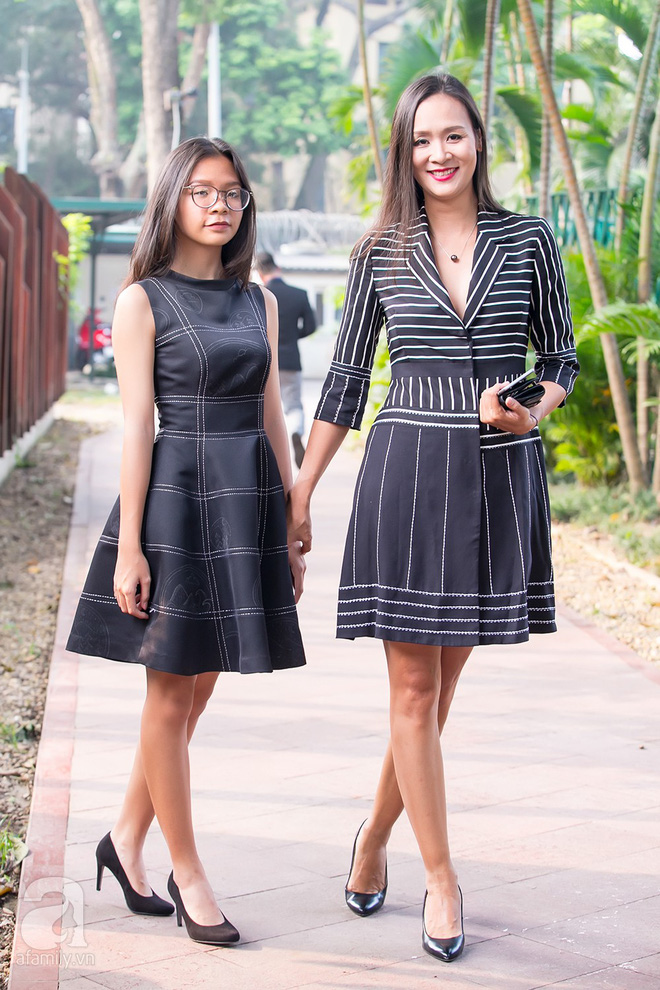 a hau hoang anh gay soc voi voc dang chuan tung cen ti met sau 1 thang sinh con