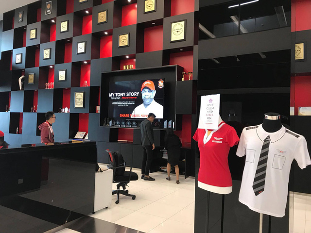 airasia va cau chuyen thanh cong cua ke den sau trong nganh hang khong malaysia