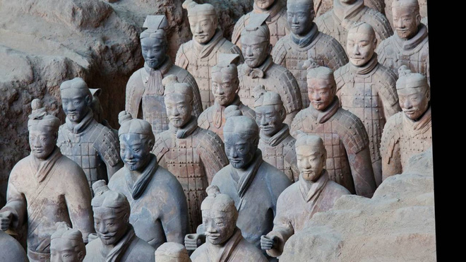 10 bi an o lang mo tan thuy hoang khien nguoi doi sau khao khat tim ra loi giai