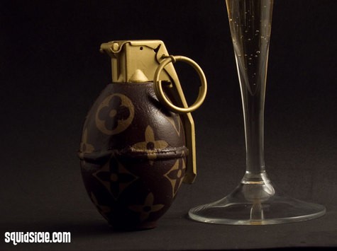 tui rac cua may luu dan louis vuitton tat ca van chua xi nhe gi khi so voi bon cau louis vuitton